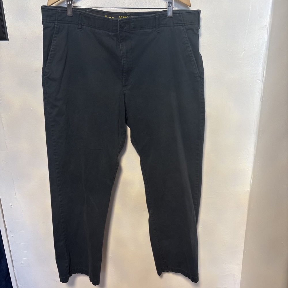 Lee Pants Men's Size 40x30 Blue Extreme Motion Fit Straight Leg Pockets
